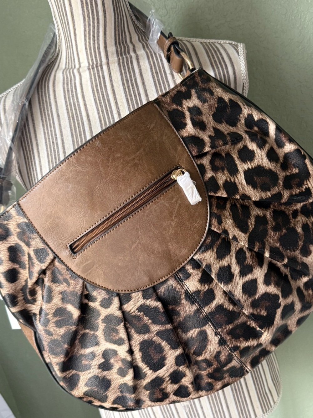 Leopard Tote+Wallet - Picture 2 of 9